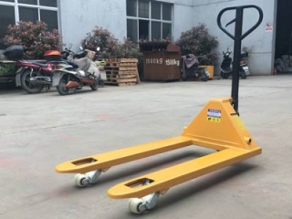 Tips on Selecting Tonnage for Small Manual Pallet Jack