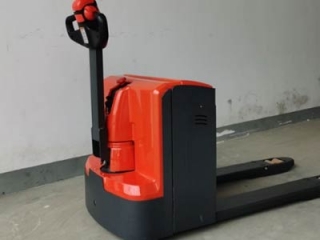 Walk-Behind Electric Pallet Jack: 6 Battery Care Tips