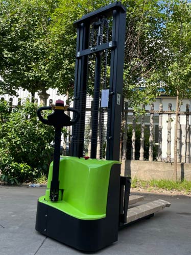 Rider Double Pallet Stacker