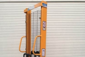 How To Select Narrow Aisle Manual Hydraulic Stacker: 4 Key Points