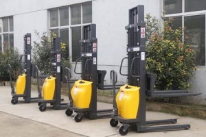 What To Do When Semi-Electric Stacker Runs Out Of Power