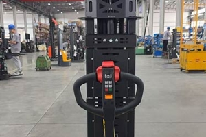 Battery Capacity Of Electric Self-loading Lift Truck: Lithium Version Guide