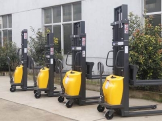 What To Do When Semi-Electric Stacker Runs Out Of Power