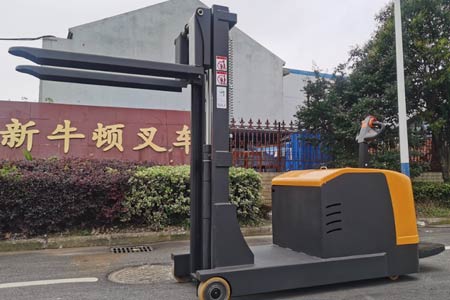 Ride-on Counterbalance Stacker