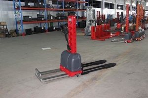 One Machine For Picking And Stacking, Benefits Of Self-Propelled Lifting Stacker