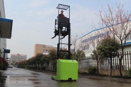 Man-up order picker