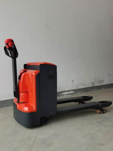 Narrow aisle forklift