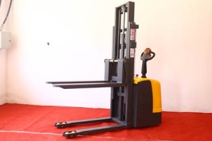 Key Parameters For Narrow Aisle Rider Stacker Selection