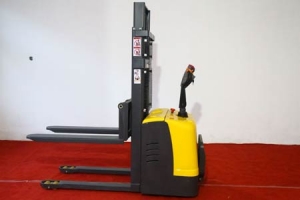 Lithium Double Pallet Stacker For E-Commerce Peak Shipment
