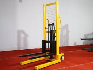 Manual Hydraulic Stacker: Hydraulic Oil Maintenance & Replacement Guide